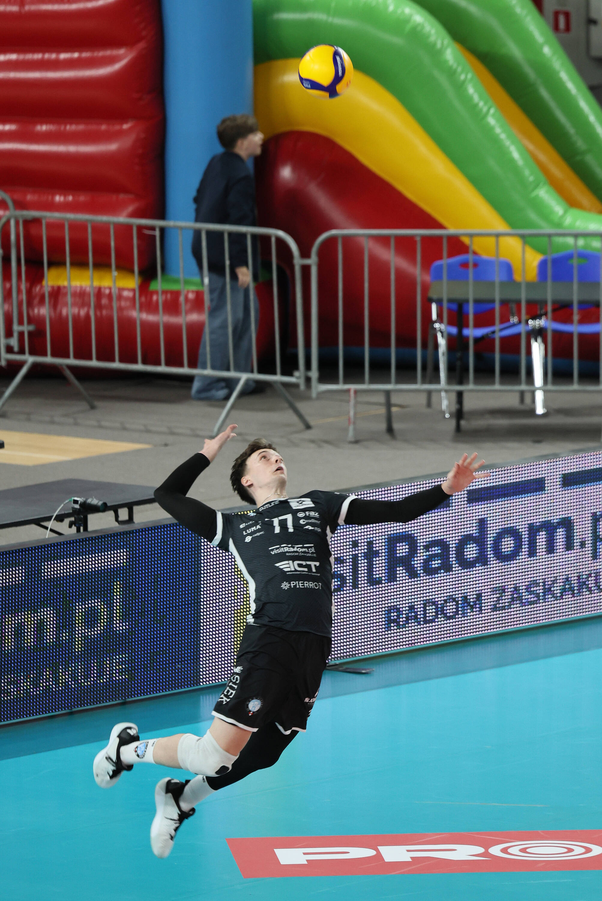 ICT PIERROT Czarni Radom z wygraną po emocjonującym meczu w Bydgoszczy